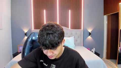 Tommy  online show from October 23, 3:41 am