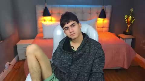Snapshot of tommy18__ chatting on March 7, 6:35 am Tommy online show from March 7, 6:35 am
