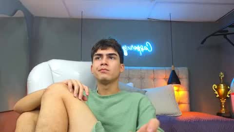 Snapshot of tommy18__ chatting on March 5, 8:43 am Tommy online show from March 5, 8:43 am