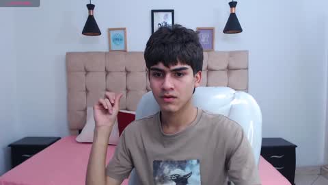 Snapshot of tommy18__ chatting on January 25, 4:34 am Tommy online show from January 25, 4:34 am
