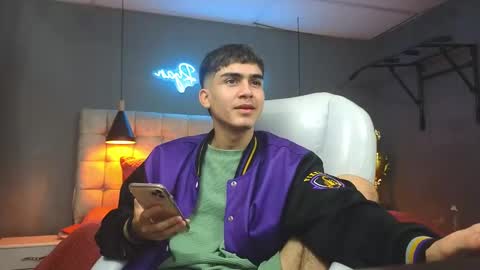 Snapshot of tommy18__ chatting on February 11, 7:02 am Tommy online show from February 11, 7:02 am