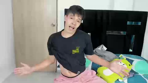 Snapshot of tommy_carlos chatting on September 26, 10:40 pm online show from September 26, 10:40 pm