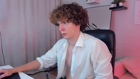 Snapshot of tommy_jamm chatting on October 21, 3:27 pm Tommy online show from October 21, 3:27 pm