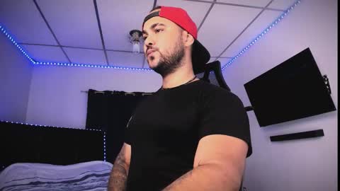 tommy_sccott online show from February 7, 11:30 pm