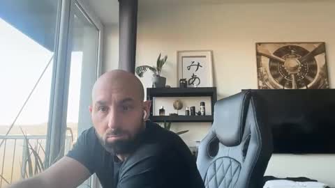 Thomas Fit online show from November 7, 8:50 am