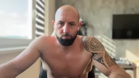Thomas Fit online show from August 3, 3:29 pm