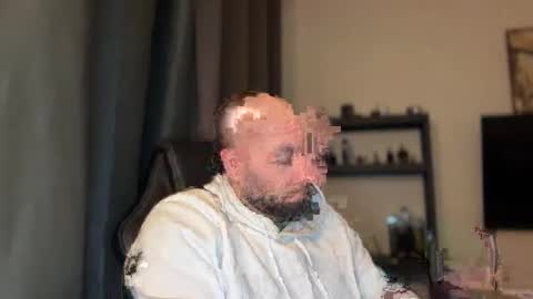 Thomas Fit online show from February 1, 6:49 pm