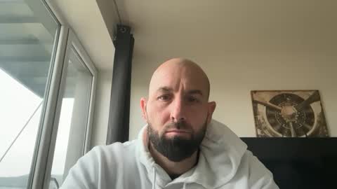 Thomas Fit online show from November 20, 9:19 am