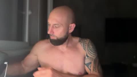 Thomas Fit online show from August 6, 9:46 pm