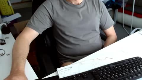 Tom online show from April 25, 9:44 am