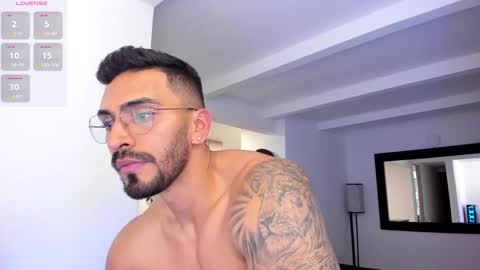 Snapshot of tony_muscle1 chatting on March 9, 11:25 pm tony muscle1 online show from March 9, 11:25 pm
