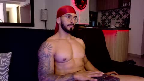 Snapshot of tony_muscle1 chatting on September 23, 11:55 pm tony muscle1 online show from September 23, 11:55 pm