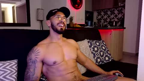 Snapshot of tony_muscle1 chatting on September 20, 11:41 pm tony muscle1 online show from September 20, 11:41 pm