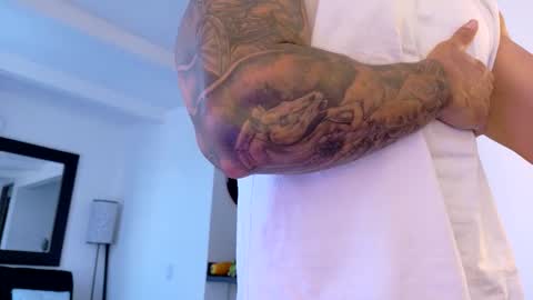 tony muscle1 online show from October 25, 9:48 pm