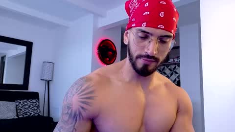 Snapshot of tony_muscle1 chatting on September 14, 9:49 pm tony muscle1 online show from September 14, 9:49 pm