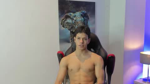 tony_petrov online show from September 13, 8:17 am