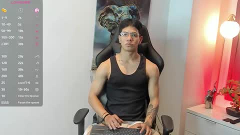 tony_petrov online show from December 18, 4:41 am