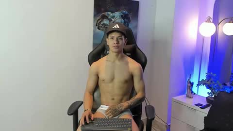 tony_petrov online show from October 26, 6:47 am