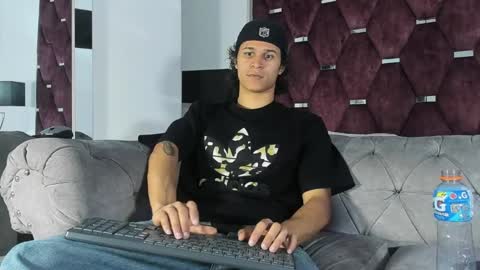 Tony Benedetti online show from April 6, 9:05 pm