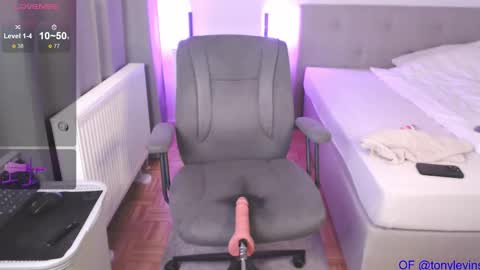 Tony online show from March 8, 7:27 am