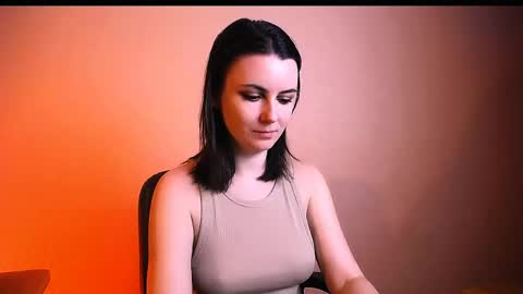 Elizabeth online show from April 21, 4:36 pm