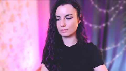 Elizabeth online show from January 12, 11:15 pm