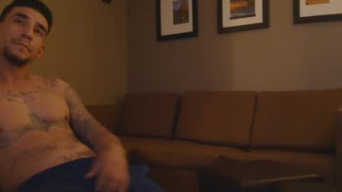 Snapshot of toomuchsmoke chatting on January 7, 5:54 am toomuchsmoke online show from January 7, 5:54 am