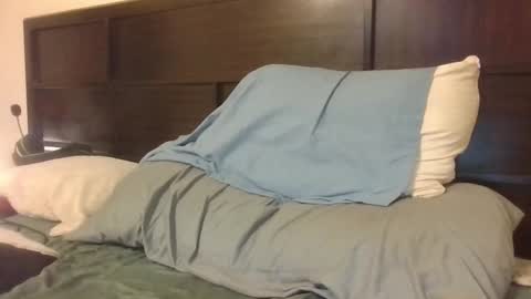 Snapshot of tootall803 chatting on December 6, 9:27 am TooTall803 online show from December 6, 9:27 am