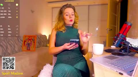 Snapshot of totally_spy chatting on February 20, 6:13 pm Madam Viktoria Vacation in Portugal 2811 - 0412 online show from February 20, 6:13 pm