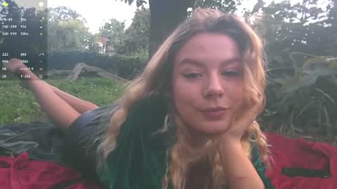 Snapshot of totally_spy chatting on September 17, 3:26 pm Madam Viktoria Vacation in Portugal 2811 - 0412 online show from September 17, 3:26 pm