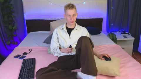 Max online show from April 16, 10:26 am