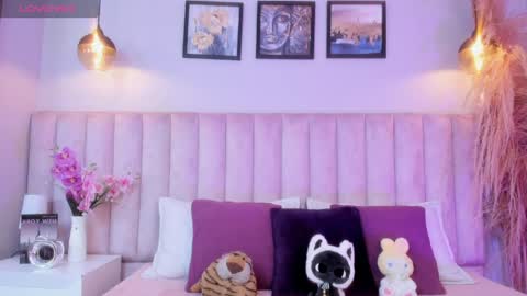 Tracy  online show from March 27, 8:32 pm