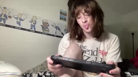 transgoblingal online show from September 18, 6:06 am