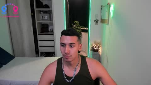 Snapshot of travis_bakerr chatting on September 9, 11:27 pm travis bakerr online show from September 9, 11:27 pm