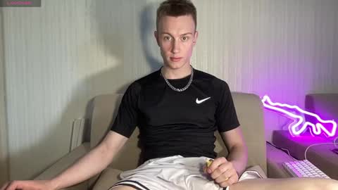 Travis online show from June 1, 9:10 am