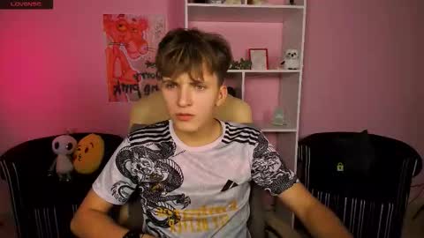 Travis online show from September 8, 7:13 pm