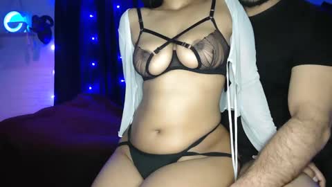 travisandnina online show from February 7, 3:26 pm