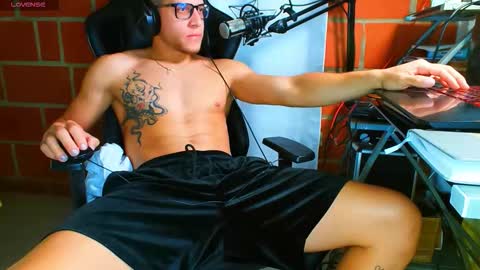 TRAVIS. online show from January 13, 6:21 am