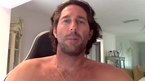 TravisKenn online show from January 14, 7:55 pm