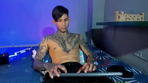 Snapshot of travistanner28 chatting on September 18, 12:58 am TRAV - INDEPENDENT MODEL online show from September 18, 12:58 am