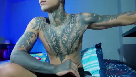 Snapshot of travistanner28 chatting on September 19, 1:32 am TRAV - INDEPENDENT MODEL online show from September 19, 1:32 am