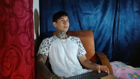 Snapshot of travistanner28 chatting on February 9, 8:45 pm TRAV - INDEPENDENT MODEL online show from February 9, 8:45 pm