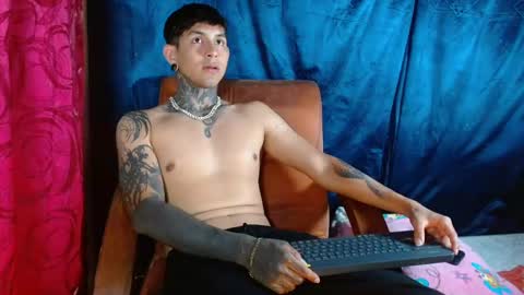 Snapshot of travistanner28 chatting on February 6, 7:40 pm TRAV - INDEPENDENT MODEL online show from February 6, 7:40 pm