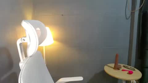 trexie_fucks15 online show from November 21, 7:01 pm