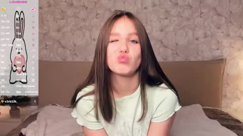 Bubbles online show from February 3, 7:51 pm