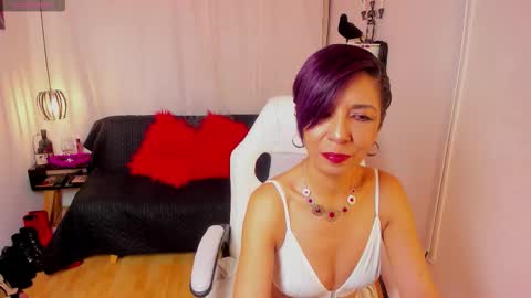 trinityy__ online show from March 5, 7:45 pm