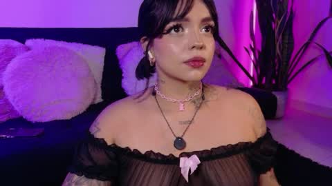 Val martinez  online show from April 11, 1:21 am