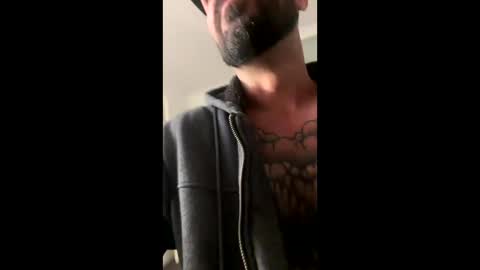 tripz8924 online show from June 6, 1:11 am