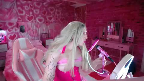 trista_doll online show from December 1, 11:29 pm