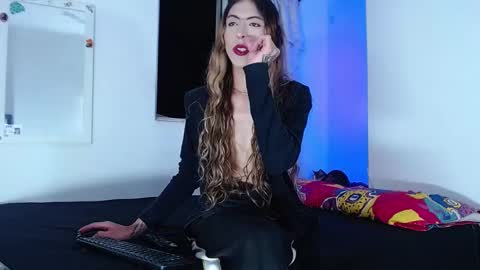 Snapshot of trix_fiore_oficial chatting on December 5, 11:23 pm Trix online show from December 5, 11:23 pm
